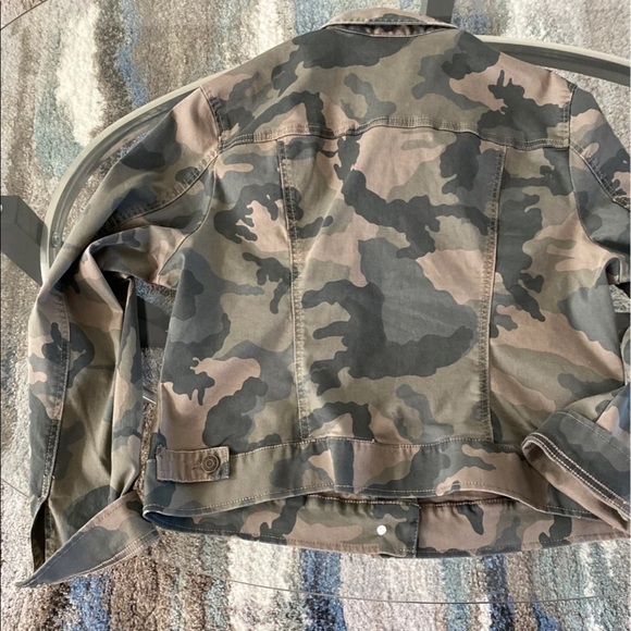 New York and Company Camouflage Jacket Large - Picture 6 of 8